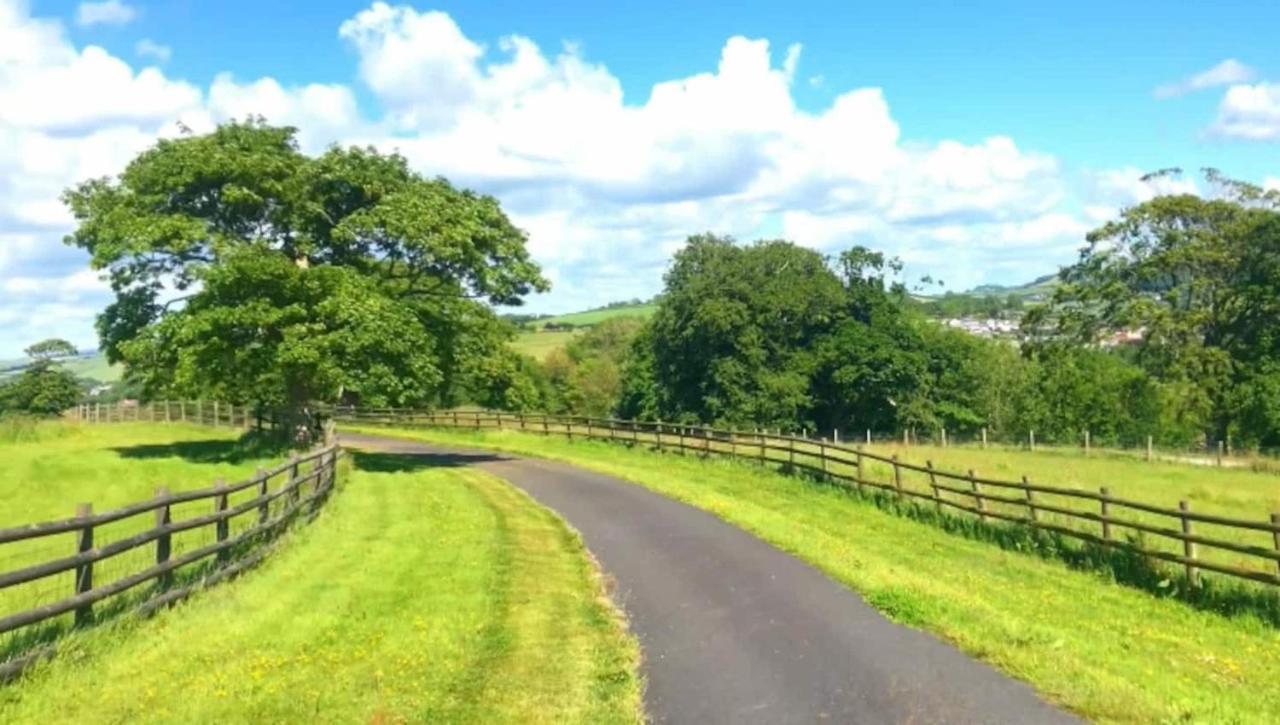 Romantic Rural Break In Countryside Castle Grounds Private Retreat Wizards Rest * Bishops Tawton